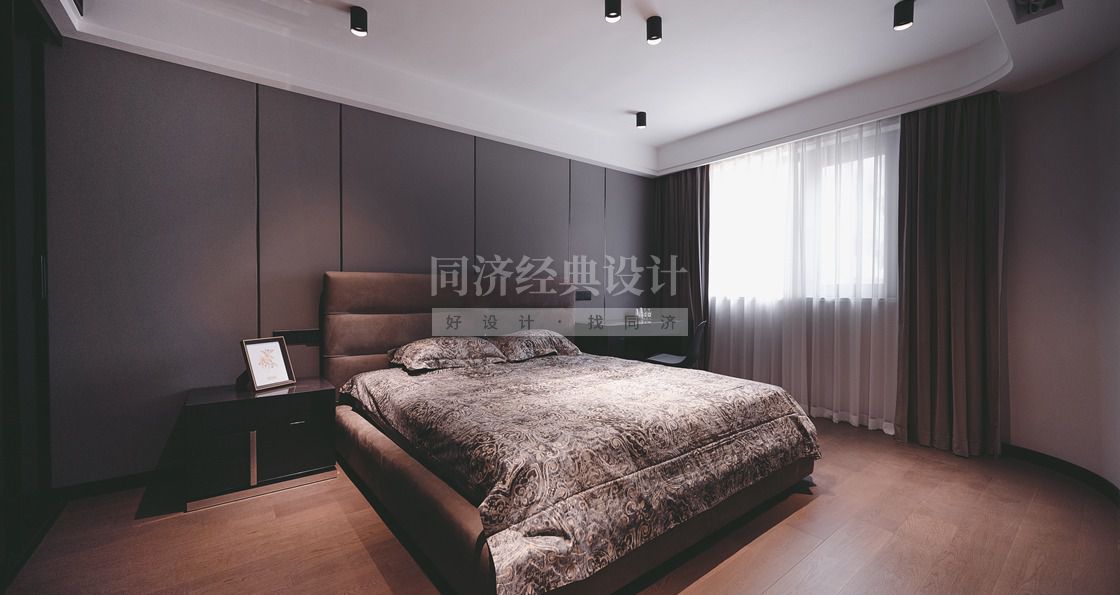 蓝狮在线全站商务合作信息公开网站内容管理中心图片
